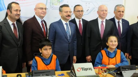 TÜPRAŞ, İzmit'te kodlama sınıfı açtı
