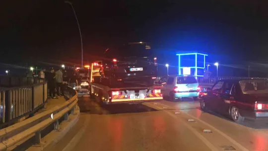 Turist taşıyan minibüs kazaya karıştı: 11 yaralı