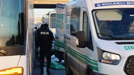 Feci kaza! iki araç arasında kalarak can verdi