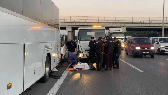 Feci kaza! iki araç arasında kalarak can verdi