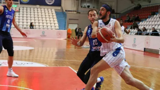 Kocaeli BŞB Kağıtspor evinde galip geldi: 73 - 63