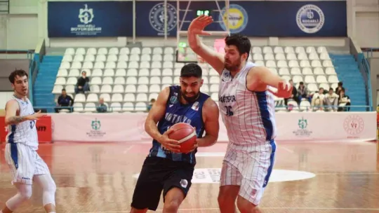 Kocaeli BŞB Kağıtspor evinde galip geldi: 73 - 63