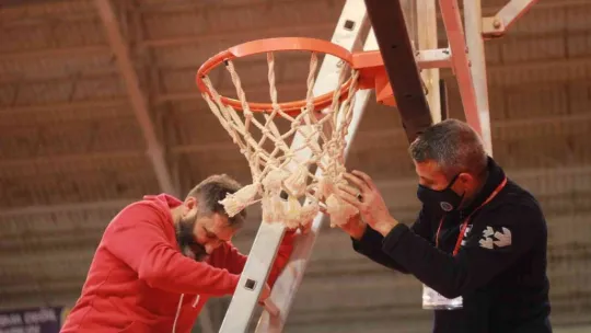 Kocaeli BŞB Kağıtspor evinde galip geldi: 73 - 63