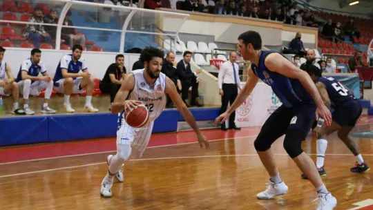 Kocaeli BŞB Kağıtspor evinde galip geldi: 73 - 63