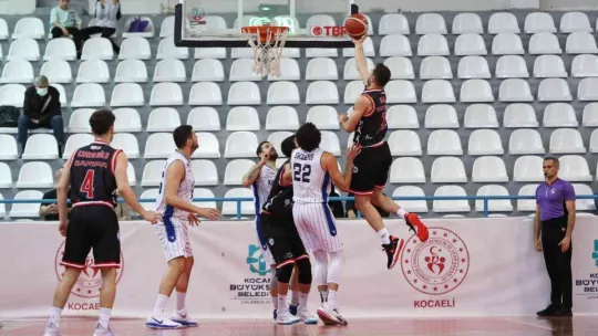 Kocaeli BŞB Kağıtspor mağlup oldu: 70-76