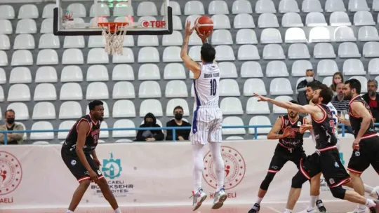 Kocaeli BŞB Kağıtspor mağlup oldu: 70-76