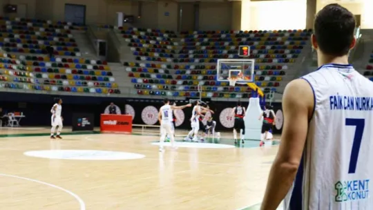 Kocaeli BŞB Kağıtspor evinde galip geldi: 79 - 71