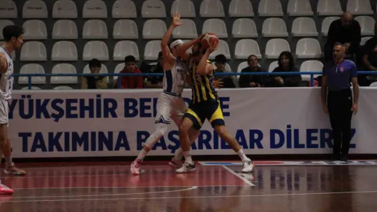 Kağıtspor evinde Fenerbahçe Koleji Novotel'e mağlup oldu: 75-83
