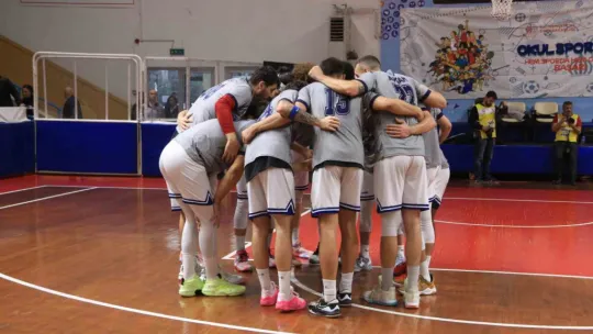 Kağıtspor evinde Fenerbahçe Koleji Novotel'e mağlup oldu: 75-83