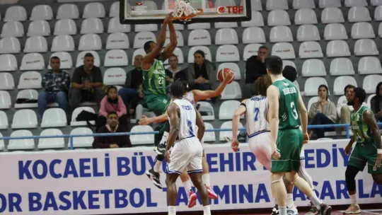 Kağıtspor evinde OGM Ormanspor'a mağlup oldu: 83- 85