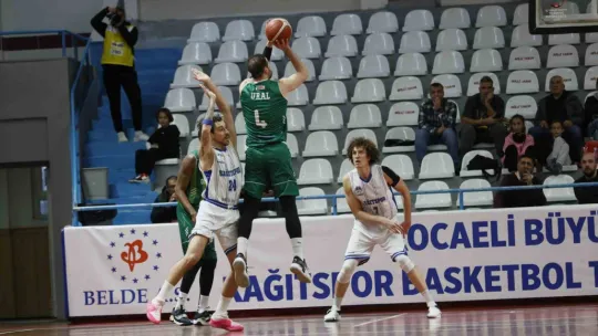 Kağıtspor evinde OGM Ormanspor'a mağlup oldu: 83- 85