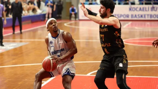 Kocaeli BŞB Kağıtspor evinde galip geldi: 83-68