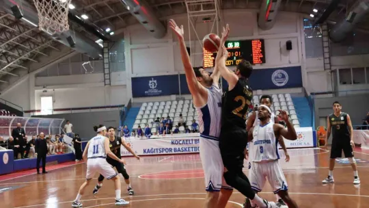 Kağıtspor evinde mağlup oldu: 82 - 85