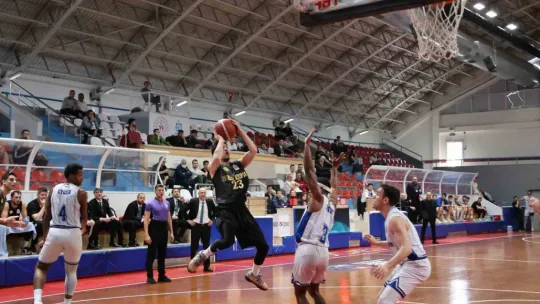 Kağıtspor evinde mağlup oldu: 82 - 85