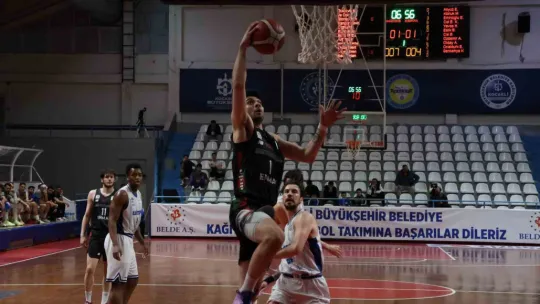 Kocaeli BŞB Kağıtspor, evinde galip geldi: 98-72