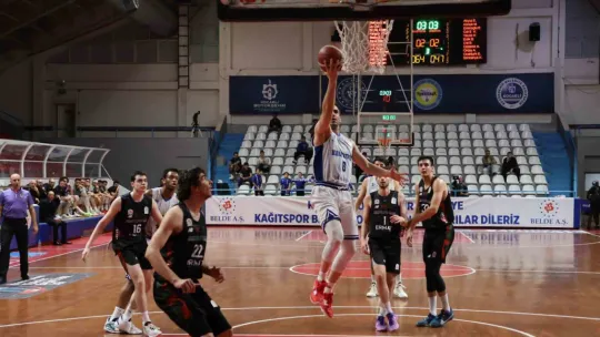 Kocaeli BŞB Kağıtspor, evinde galip geldi: 98-72