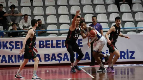Kocaeli BŞB Kağıtspor, evinde galip geldi: 98-72