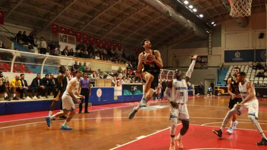 Kağıtspor evinde mağlup