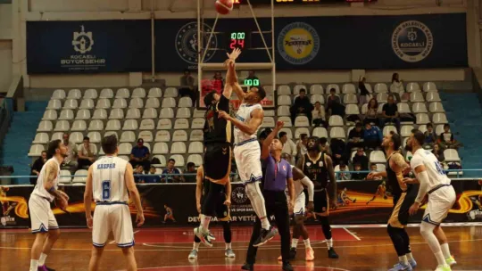 Kağıtspor evinde mağlup
