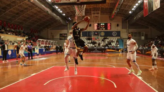 Kağıtspor evinde mağlup