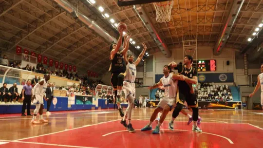 Kağıtspor evinde mağlup