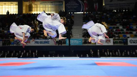 Türkiye Büyükler Karate Şampiyonası'nın açılış seremonisi yapıldı