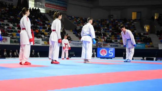 Türkiye Büyükler Karate Şampiyonası'nın açılış seremonisi yapıldı