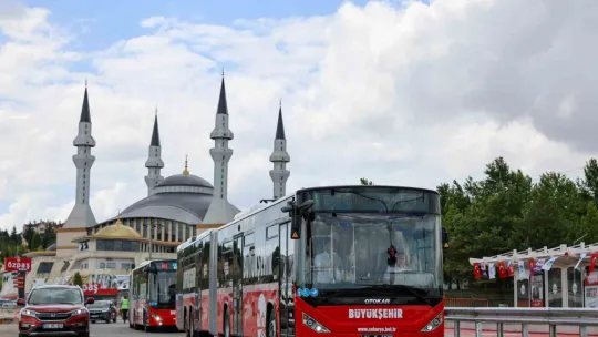 Türkiye'de ikinci şehir Sakarya oldu: Metrobüsler ilk seferini yaptı