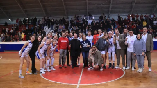 İzmit Belediyespor üst üste 10. kez galip geldi
