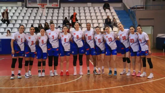 İzmit Belediyespor üst üste 10. kez galip geldi