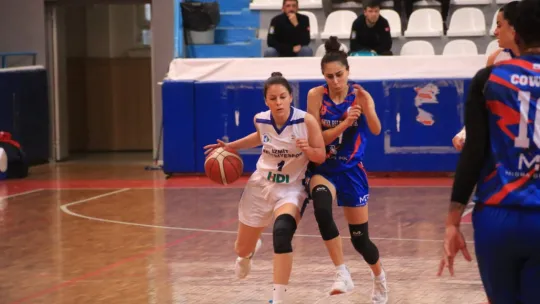 İzmit Belediyespor üst üste 10. kez galip geldi