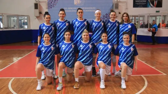 İzmit Belediyespor üst üste 10. kez galip geldi