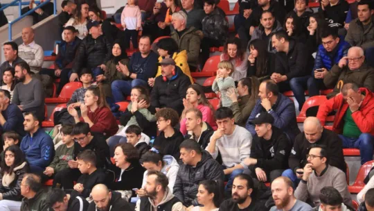 İzmit Belediyespor üst üste 10. kez galip geldi