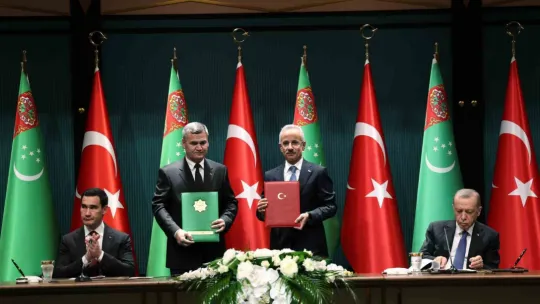 Türkiye ve Türkmenistan arasında 13 anlaşma imzalandı