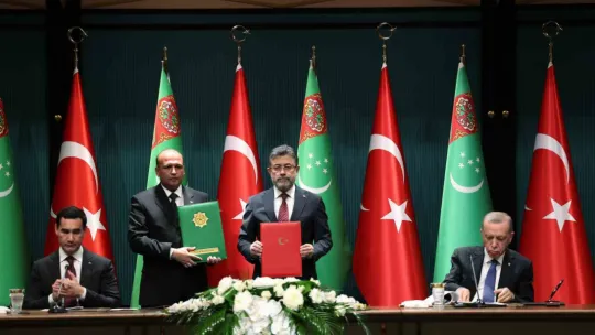 Türkiye ve Türkmenistan arasında 13 anlaşma imzalandı