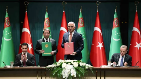 Türkiye ve Türkmenistan arasında 13 anlaşma imzalandı