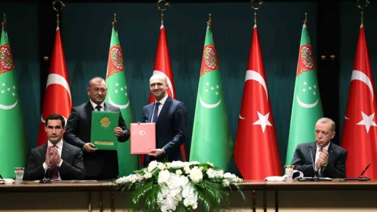 Türkiye ve Türkmenistan arasında 13 anlaşma imzalandı