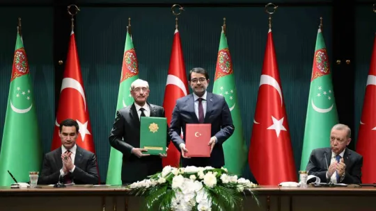 Türkiye ve Türkmenistan arasında 13 anlaşma imzalandı