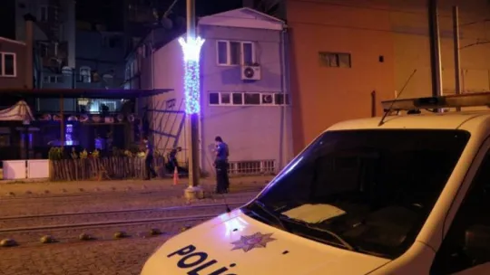Tuvalet yapma tartışmasında silah ve bıçak çekildi: 3 yaralı!