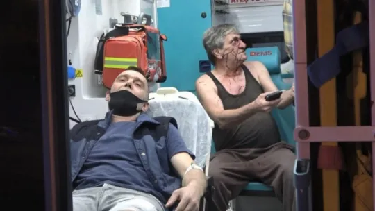 Tuvalet yapma tartışmasında silah ve bıçak çekildi: 3 yaralı!