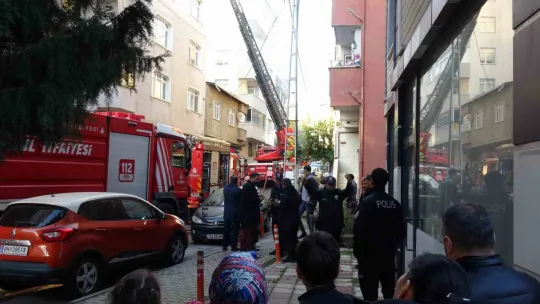 Çatı yangını korkuttu