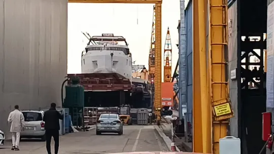 Tuzla tersanesinde patlama: Ölü ve yaralılar var