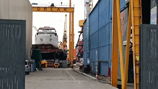 Tuzla tersanesinde patlama: Ölü ve yaralılar var