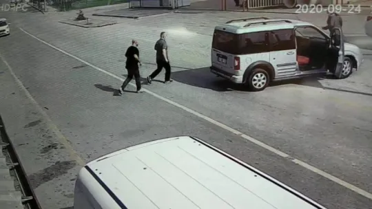 U dönüşü yapmak isteyen araca çarpan motosikletin sürücüsü yaralandı!