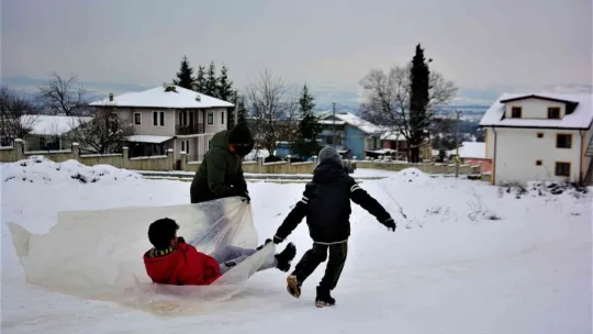 Üç kuşaktır aynı yerde kayak keyfi