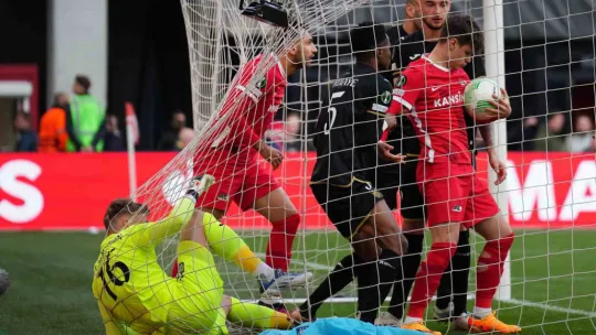 UEFA Avrupa Ligi ve Konferans Ligi'nde yarı finalistler belli oldu