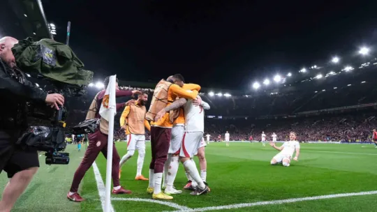 Galatasaray Manchester'da tarih yazdı:2-3