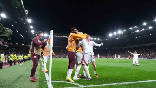 Galatasaray Manchester'da tarih yazdı:2-3