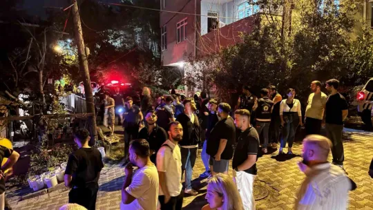 Sokakta satırla boğazı kesilerek öldürüldü
