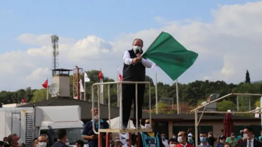 Üniversite öğrencileri tasarladıkları araçlarla İzmit'te yarıştı!